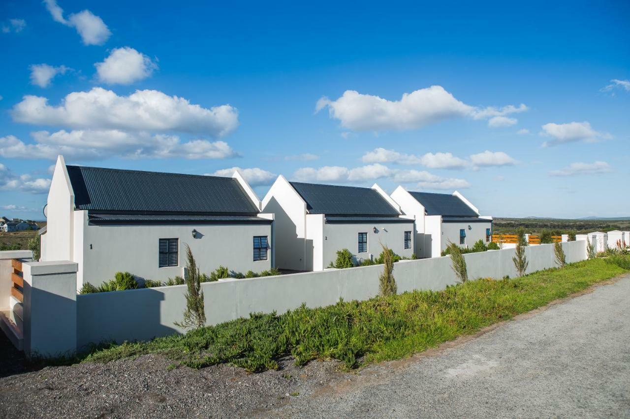 Three Feathers Cottages Langebaan Exteriör bild