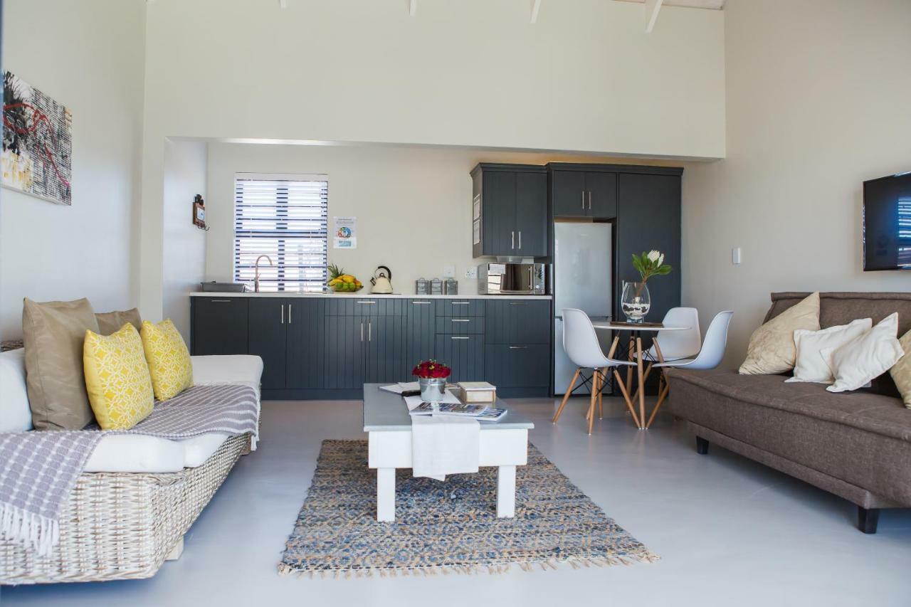 Three Feathers Cottages Langebaan Exteriör bild