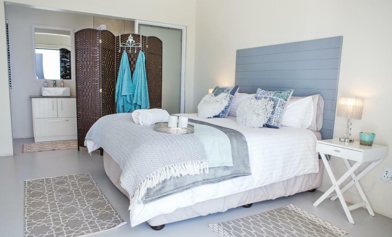 Three Feathers Cottages Langebaan Exteriör bild